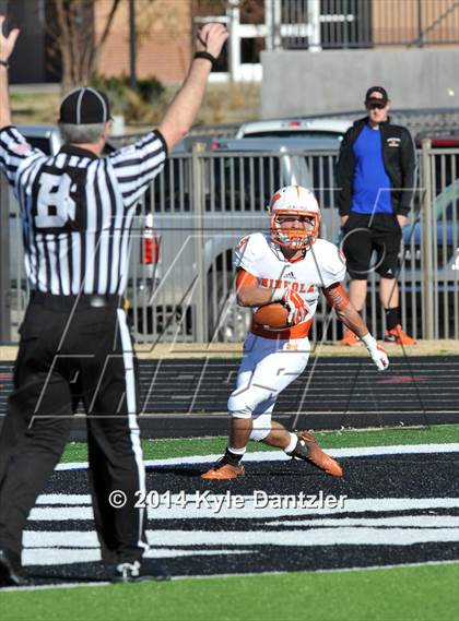 Thumbnail 1 in Pilot Point vs. Mineola (UIL 3A Division 1 Region 2 Semifinal) photogallery.
