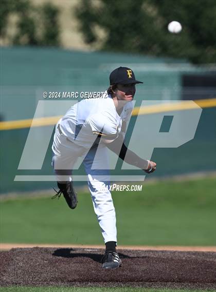 Thumbnail 1 in Villa Park @ Foothill photogallery.