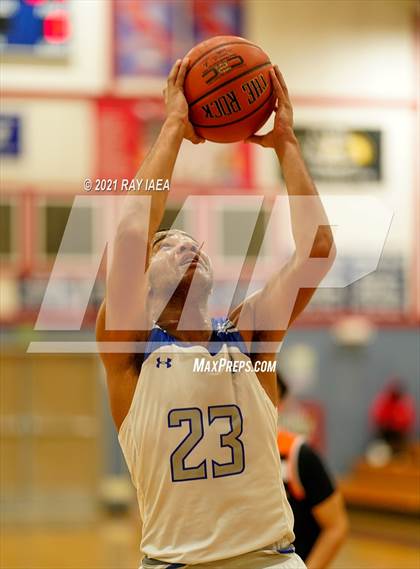 Thumbnail 2 in Woodside vs Valley (4C's Christmas Classic) photogallery.