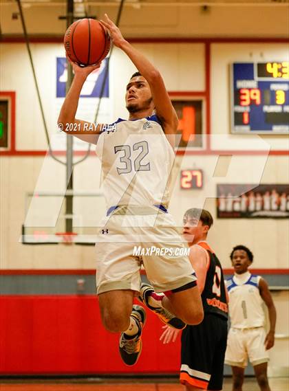 Thumbnail 3 in Woodside vs Valley (4C's Christmas Classic) photogallery.