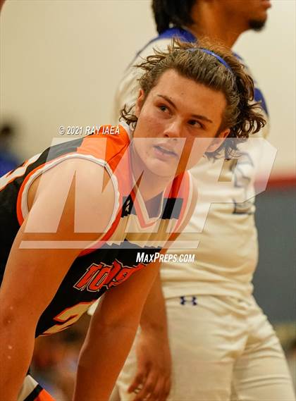 Thumbnail 2 in Woodside vs Valley (4C's Christmas Classic) photogallery.