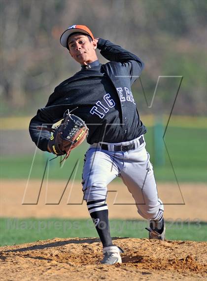 Thumbnail 3 in Mamaroneck @ White Plains photogallery.