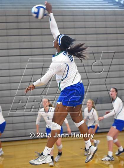 Thumbnail 3 in Xavier College Prep vs La Costa Canyon (Durango Fall Classic) photogallery.