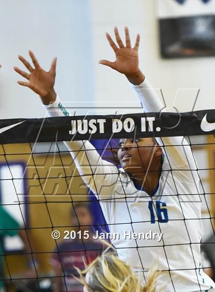 Thumbnail 1 in Xavier College Prep vs La Costa Canyon (Durango Fall Classic) photogallery.