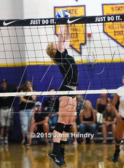 Thumbnail 2 in Xavier College Prep vs La Costa Canyon (Durango Fall Classic) photogallery.