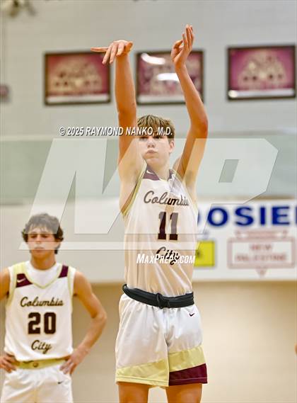 Thumbnail 3 in Fort Wayne Concordia Lutheran vs. Columbia City photogallery.