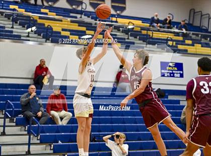 Thumbnail 2 in Fort Wayne Concordia Lutheran vs. Columbia City photogallery.
