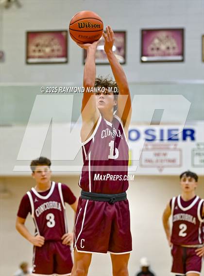 Thumbnail 3 in Fort Wayne Concordia Lutheran vs. Columbia City photogallery.