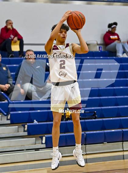 Thumbnail 2 in Fort Wayne Concordia Lutheran vs. Columbia City photogallery.