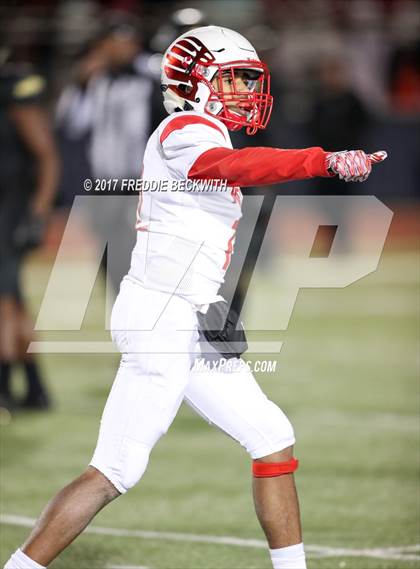 Thumbnail 3 in Pleasant Grove vs. Melissa (UIL 4A D2 Quarterfinal)  photogallery.