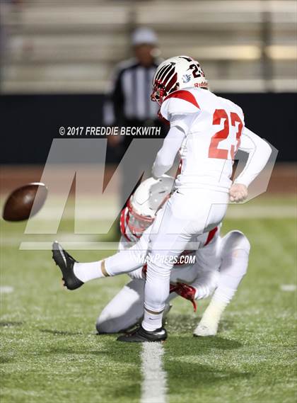 Thumbnail 3 in Pleasant Grove vs. Melissa (UIL 4A D2 Quarterfinal)  photogallery.