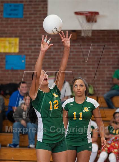 Thumbnail 3 in New London @ Putnam photogallery.