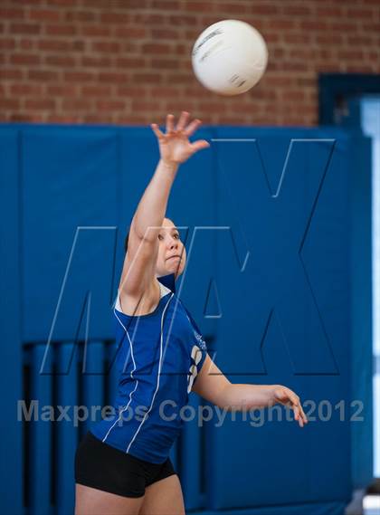 Thumbnail 2 in New London @ Putnam photogallery.