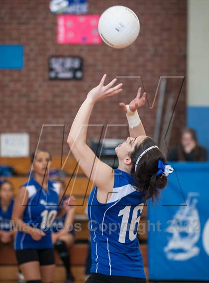 Thumbnail 3 in New London @ Putnam photogallery.