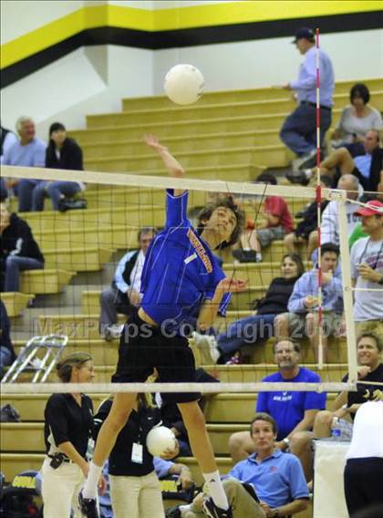 Thumbnail 3 in Westlake vs Loyola (CIF SoCal D1 Final) photogallery.
