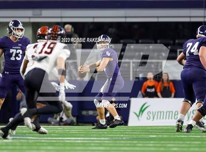 Thumbnail 3 in Smithson Valley vs. Aledo (UIL 5A D1 Football Final) photogallery.