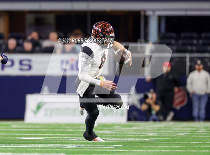 Thumbnail 3 in Smithson Valley vs. Aledo (UIL 5A D1 Football Final) photogallery.