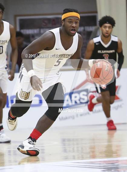 Thumbnail 2 in Woodstock Academy vs. St. Andrew's (Spalding Hoophall Classic) photogallery.