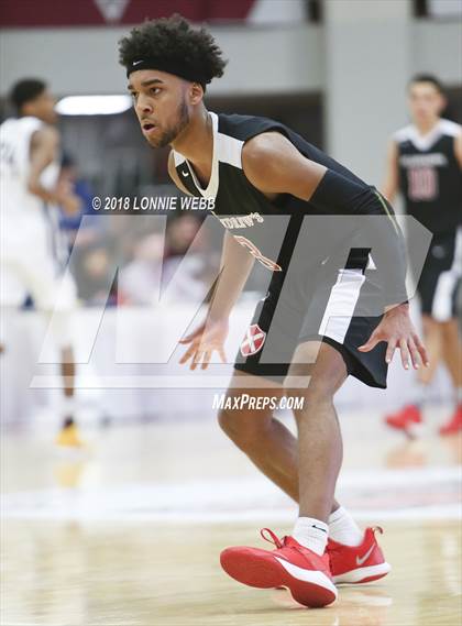 Thumbnail 1 in Woodstock Academy vs. St. Andrew's (Spalding Hoophall Classic) photogallery.
