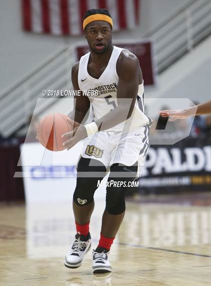 Thumbnail 2 in Woodstock Academy vs. St. Andrew's (Spalding Hoophall Classic) photogallery.