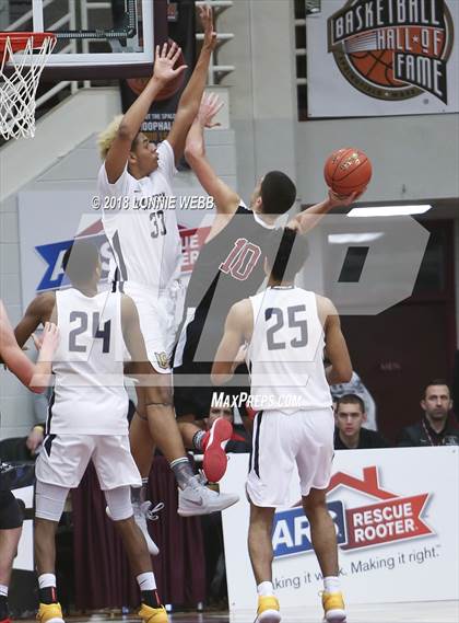Thumbnail 1 in Woodstock Academy vs. St. Andrew's (Spalding Hoophall Classic) photogallery.