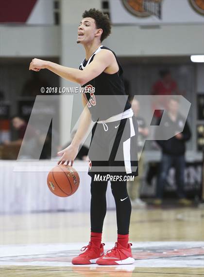 Thumbnail 3 in Woodstock Academy vs. St. Andrew's (Spalding Hoophall Classic) photogallery.