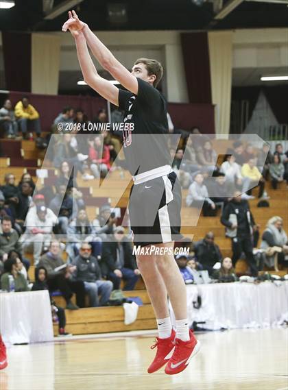 Thumbnail 2 in Woodstock Academy vs. St. Andrew's (Spalding Hoophall Classic) photogallery.
