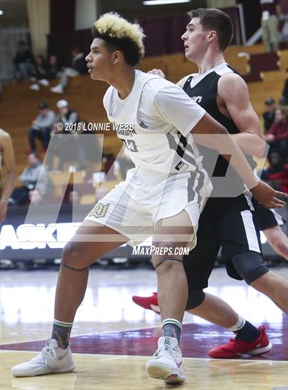 Thumbnail 3 in Woodstock Academy vs. St. Andrew's (Spalding Hoophall Classic) photogallery.