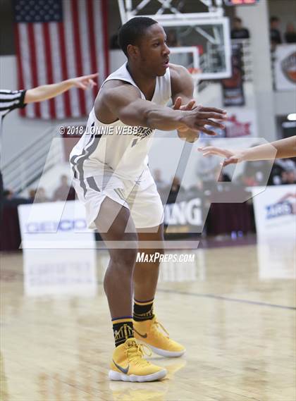 Thumbnail 1 in Woodstock Academy vs. St. Andrew's (Spalding Hoophall Classic) photogallery.