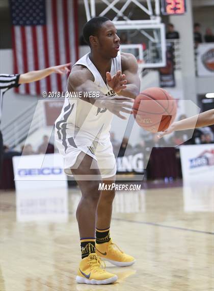 Thumbnail 3 in Woodstock Academy vs. St. Andrew's (Spalding Hoophall Classic) photogallery.