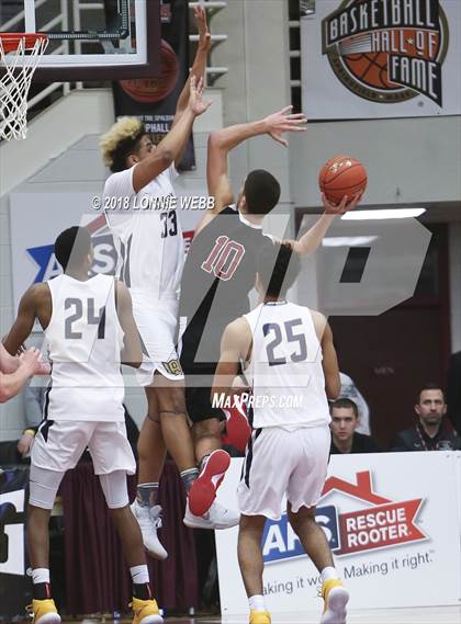 Thumbnail 3 in Woodstock Academy vs. St. Andrew's (Spalding Hoophall Classic) photogallery.