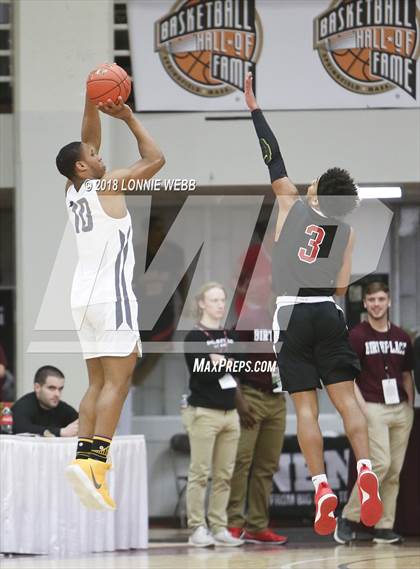 Thumbnail 3 in Woodstock Academy vs. St. Andrew's (Spalding Hoophall Classic) photogallery.