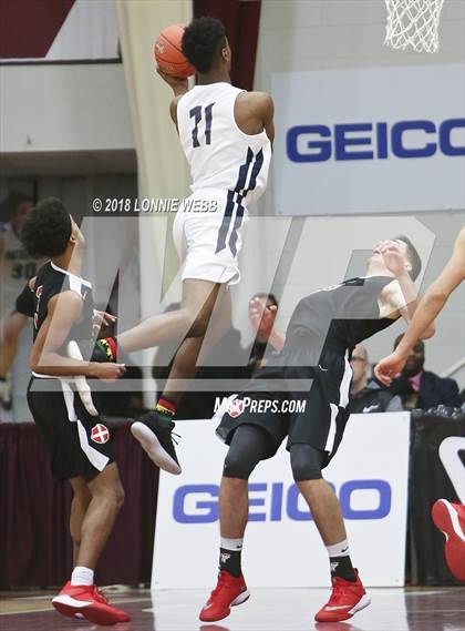 Thumbnail 2 in Woodstock Academy vs. St. Andrew's (Spalding Hoophall Classic) photogallery.
