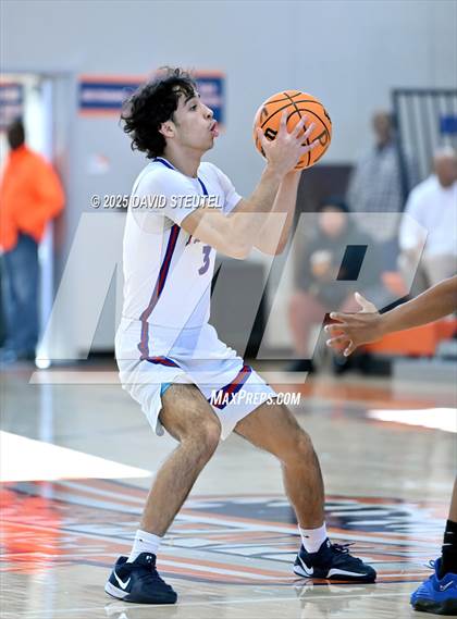 Thumbnail 3 in Venture Academy vs. Christian Brothers (Fortune Showcase) photogallery.