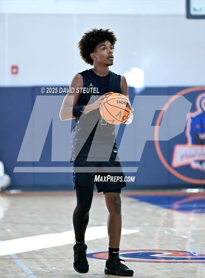 Thumbnail 2 in Venture Academy vs. Christian Brothers (Fortune Showcase) photogallery.