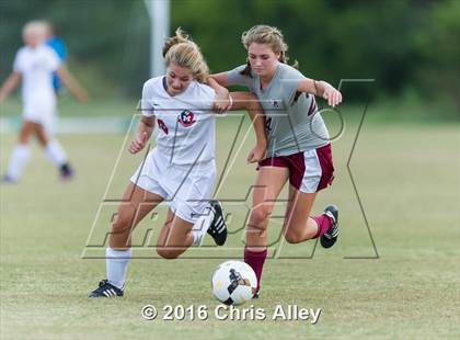 Thumbnail 3 in Maryville vs. Dobyns-Bennett photogallery.