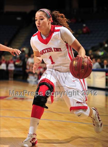 Thumbnail 1 in Mater Dei vs. Long Beach Poly (CIF D1 SoCal Regional Final) photogallery.