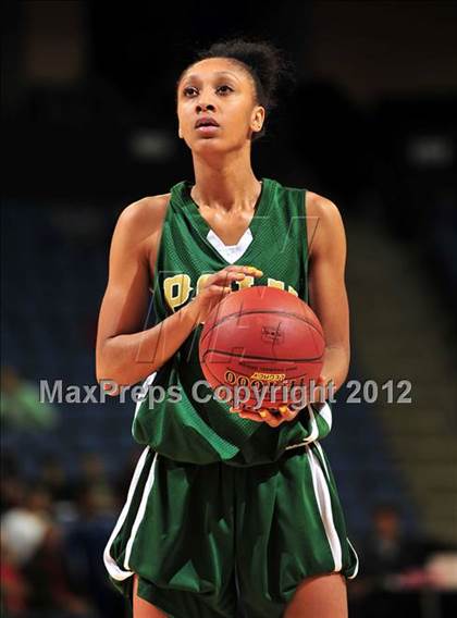 Thumbnail 2 in Mater Dei vs. Long Beach Poly (CIF D1 SoCal Regional Final) photogallery.