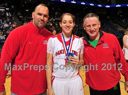 Thumbnail 1 in Mater Dei vs. Long Beach Poly (CIF D1 SoCal Regional Final) photogallery.