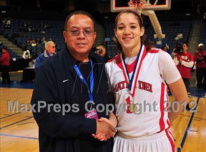 Thumbnail 3 in Mater Dei vs. Long Beach Poly (CIF D1 SoCal Regional Final) photogallery.