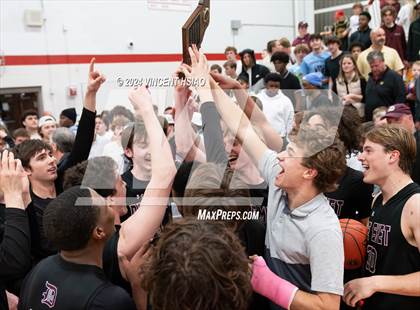 Thumbnail 3 in Ladue Horton Watkins vs. De Smet Jesuit (MSHSAA Class 5 District 3 Final) photogallery.