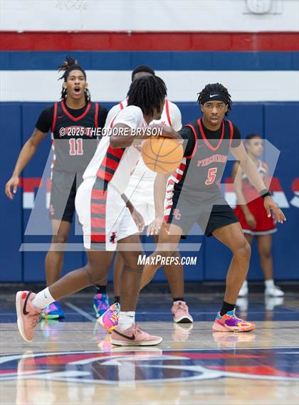 Thumbnail 2 in Pearl-Cohn vs. East Nashville Magnet (TSSAA Region 2A East Semifinal) photogallery.