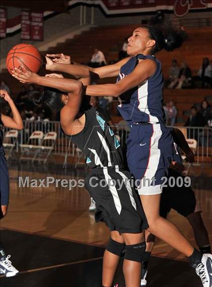 Thumbnail 2 in Santiago vs. Colony (Ayala Best of the West) photogallery.
