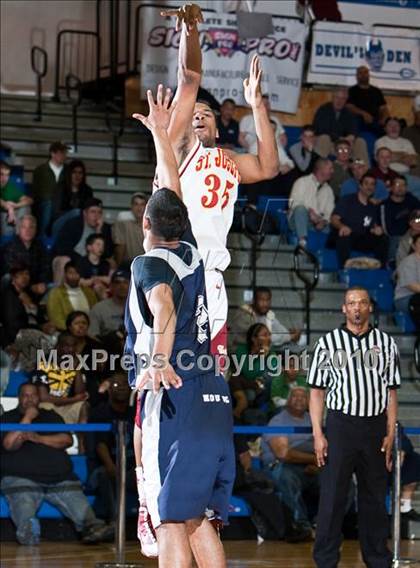 Thumbnail 1 in St. Joseph vs Hillhouse (CIAC LL Semifinal) photogallery.