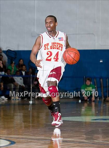 Thumbnail 2 in St. Joseph vs Hillhouse (CIAC LL Semifinal) photogallery.