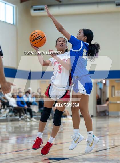 Thumbnail 1 in El Toro vs. University (West Coast Jamboree) photogallery.