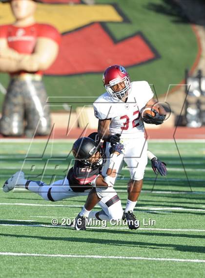 Thumbnail 3 in St. Joseph's Prep vs. Oaks Christian (Honor Bowl) photogallery.