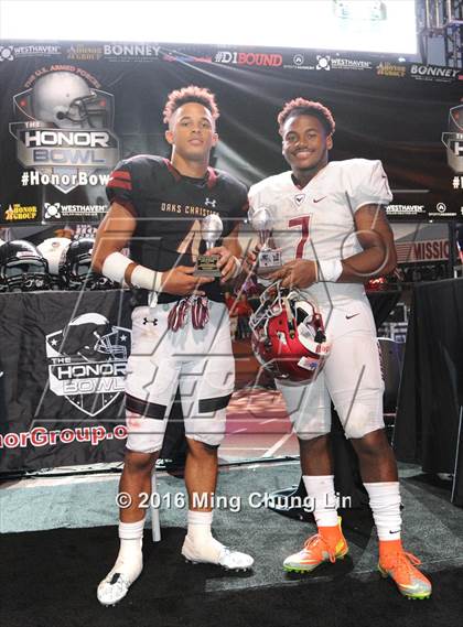 Thumbnail 3 in St. Joseph's Prep vs. Oaks Christian (Honor Bowl) photogallery.
