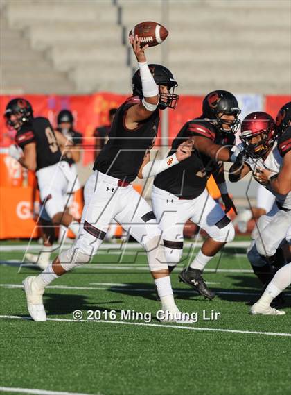 Thumbnail 1 in St. Joseph's Prep vs. Oaks Christian (Honor Bowl) photogallery.