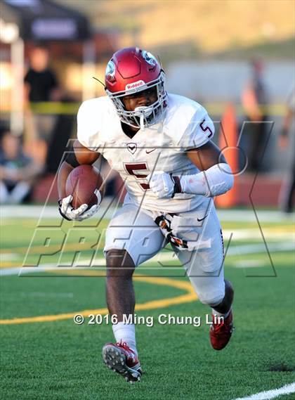 Thumbnail 3 in St. Joseph's Prep vs. Oaks Christian (Honor Bowl) photogallery.